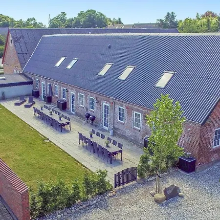 Lovely In With Kitchen Holiday home