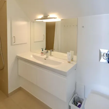 Lovely In With Kitchen Holiday home