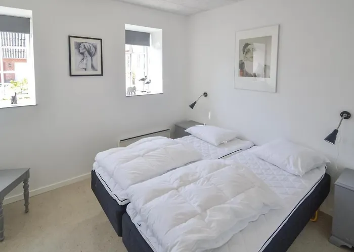 Lovely In With Kitchen Holiday home *