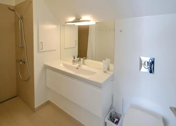 Lovely In With Kitchen Holiday home